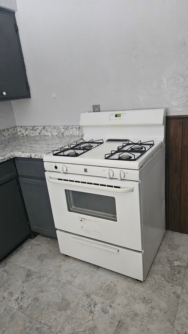 209 Dalepark Dr in Bedford, OH - Building Photo - Building Photo