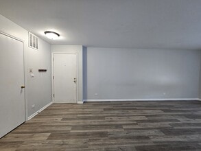 1241 Bradwell Ln in Mundelein, IL - Building Photo - Building Photo