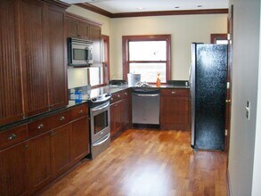 1437 N Prospect Ave, Unit 300 in Milwaukee, WI - Foto de edificio - Building Photo