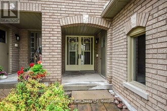 492-492 Laclie St in Orillia, ON - Building Photo - Building Photo