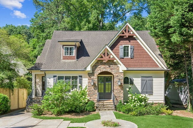 property at 1093 Country Ln NE