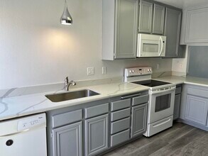 47974 Oasis Ct in Palm Desert, CA - Building Photo - Building Photo