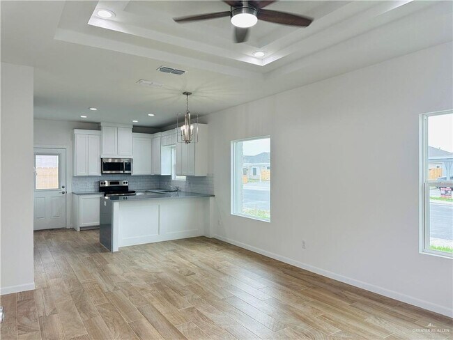 1013 N Clarence Ave, Unit 4