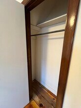 111 W Hollis St, Unit 109 Second Fl in Nashua, NH - Foto de edificio - Building Photo