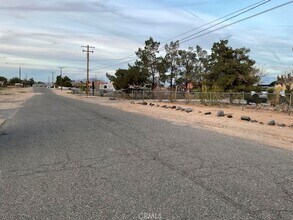 11546 Hickory Ave in Hesperia, CA - Building Photo - Building Photo