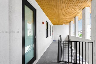 7865 NW 104th Ave in Doral, FL - Building Photo - Building Photo