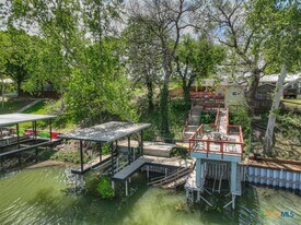 1015 Reiley Rd in Seguin, TX - Building Photo