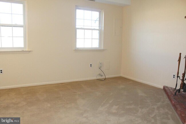 214 Lexington Rd in Schwenksville, PA - Building Photo - Building Photo