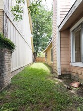 2803 Meadowgrass Ln in Houston, TX - Building Photo - Building Photo