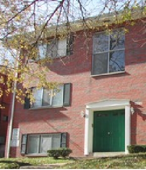 Florinda Court 9 in Maplewood, MO - Foto de edificio - Building Photo