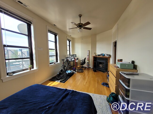 403 W North Ave in Chicago, IL - Building Photo - Building Photo