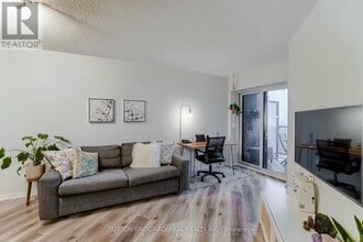 60 Heintzman St in Toronto, ON - Building Photo - Building Photo