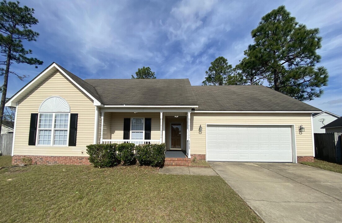 3808 Raider Ct in Hope Mills, NC - Building Photo
