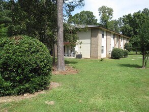 3131 Carl Morgan Rd in Moody, AL - Foto de edificio - Building Photo