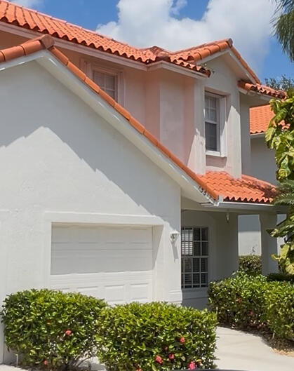 property at 13517 Fountain View Blvd