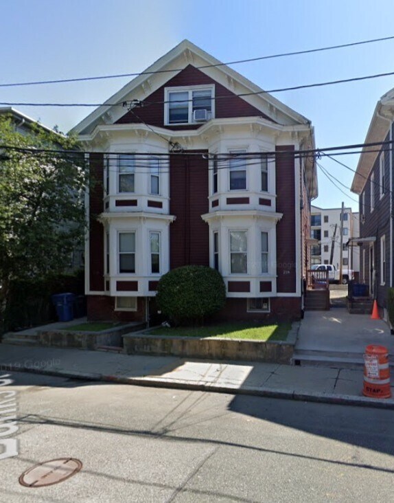 224 Banks St, Unit 220-5 in Cambridge, MA - Building Photo - Building Photo