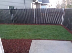 205 'J' St in Lebanon, OR - Building Photo - Building Photo