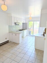 1609 Sauvé Rue E in Montréal, QC - Building Photo - Building Photo