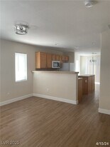 9477 Diamond Bridge Ave in Las Vegas, NV - Building Photo