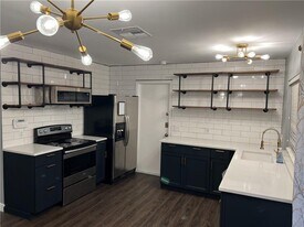 7004 Colony Park Dr in Austin, TX - Building Photo