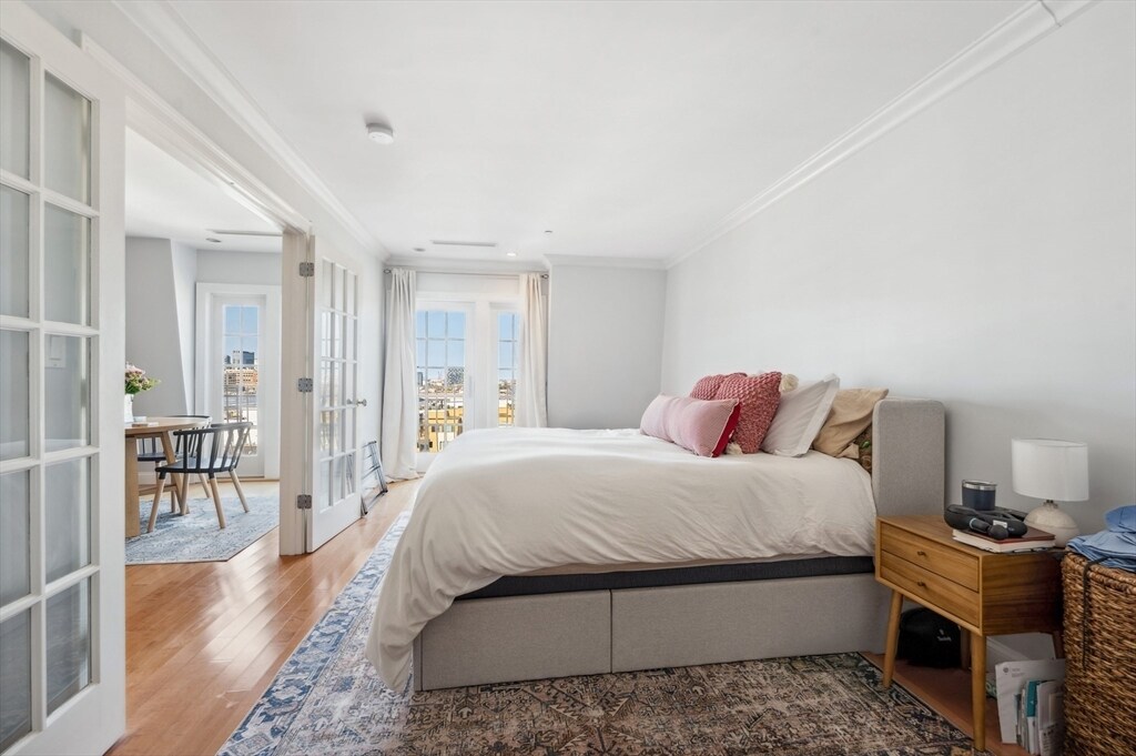 312-320-320 W 3rd St in Boston, MA - Building Photo