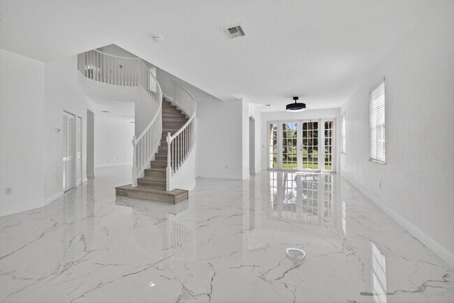 2089 Reston Cir in Royal Palm Beach, FL - Building Photo - Building Photo