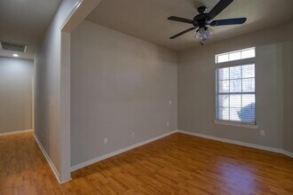 504 Oakwood Blvd in Round Rock, TX - Building Photo - Building Photo