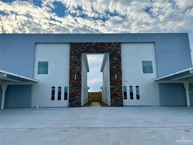 property at 20 N 59th Ln