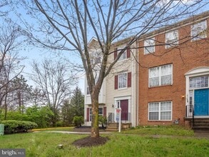 14151 Gabrielle Way in Centreville, VA - Building Photo - Building Photo
