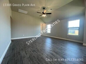 13308 Grass Pln Ave in Yukon, OK - Building Photo - Building Photo