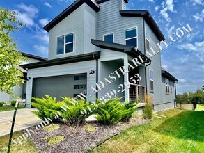 18013 Hauser St in Overland Park, KS - Building Photo - Building Photo