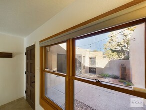 833 Los Lovatos Rd in Santa Fe, NM - Building Photo - Building Photo