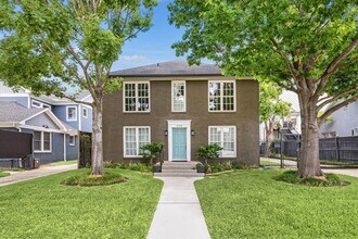 2108 Branard St in Houston, TX - Building Photo - Building Photo