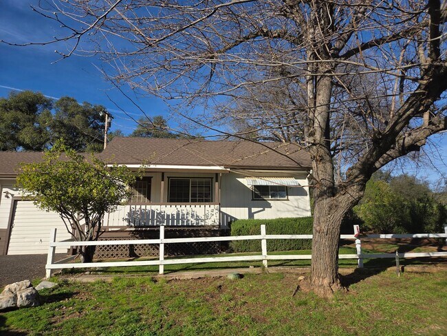 22970 Hudson Rd in Columbia, CA - Building Photo - Building Photo