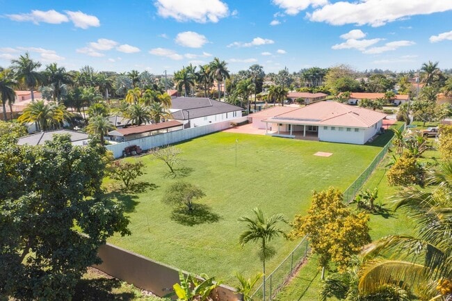 161 SW 129th Ave in Miami, FL - Building Photo - Building Photo