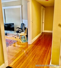 10 Strathmore Rd in Brookline, MA - Building Photo - Building Photo