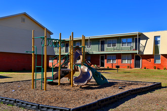 Parkside Apartments in Noble, OK - Building Photo - Building Photo