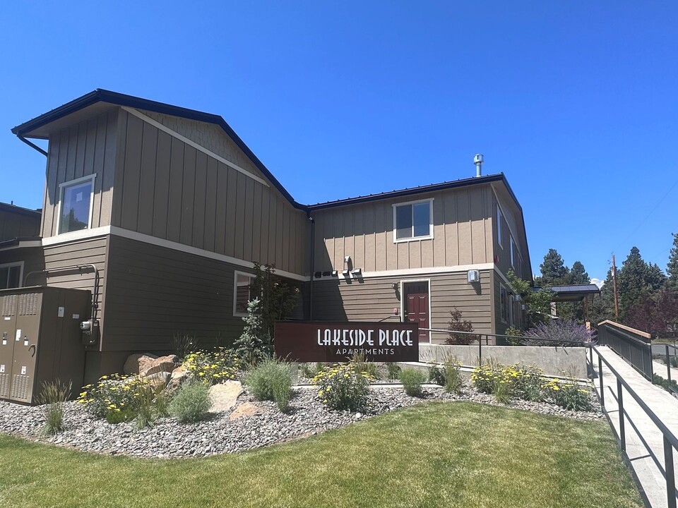 Lakeside Place Apartments in Bend, OR - Building Photo