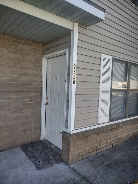 2328 S Highview Ave in Joplin, MO - Building Photo
