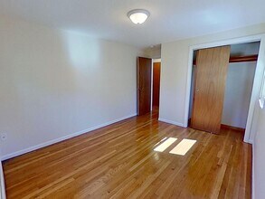 8 Friend St, Unit 4 in Waltham, MA - Building Photo - Building Photo