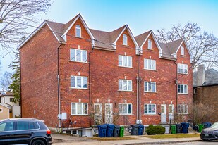 563 Christie St in Toronto, ON - Building Photo