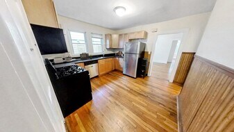242 Parker Hill Ave, Unit 1B in Boston, MA - Building Photo