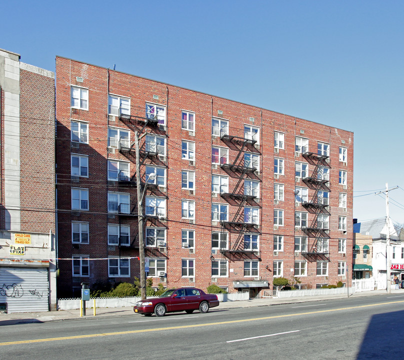 4769 White Plains Rd in Bronx, NY - Building Photo