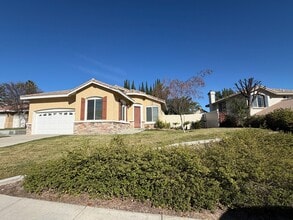 32900 Adelante St in Temecula, CA - Building Photo - Building Photo
