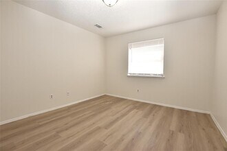 2801 W Slaughter Ln in Austin, TX - Building Photo - Building Photo