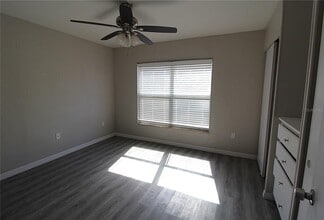 1860 Phillippi Shores Dr in Sarasota, FL - Building Photo - Building Photo