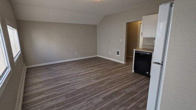 property at 3969 Hayesville Dr NE