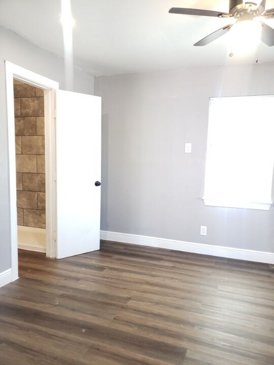 7004 Capitol St Photo