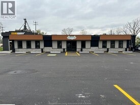 357 Queen St in Essex, ON - Building Photo