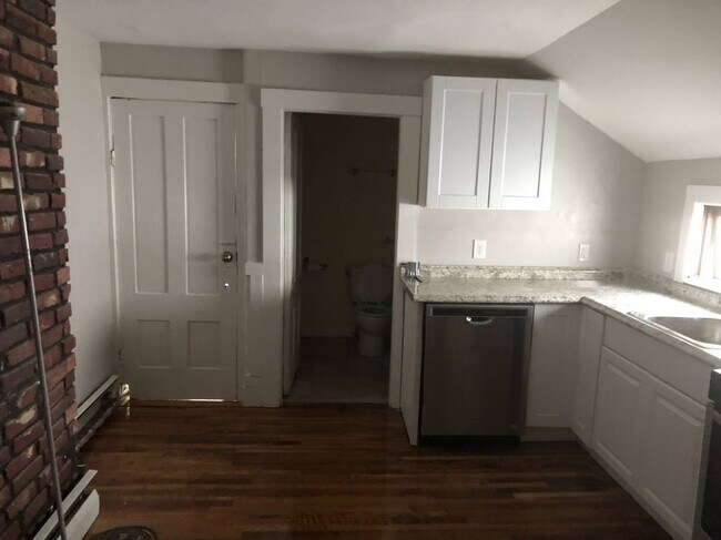 97 Oxford St, Unit 2 in Somerville, MA - Building Photo - Building Photo